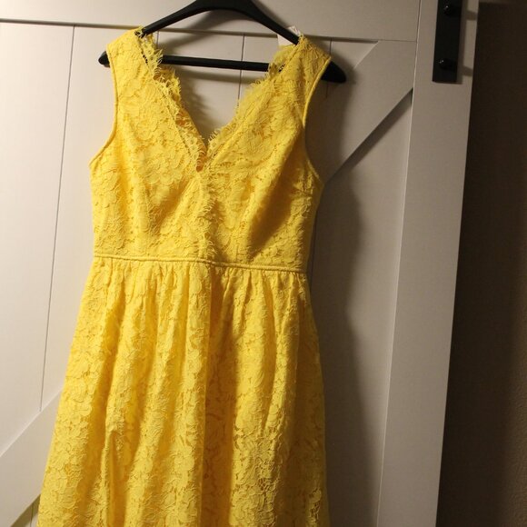 Lulu's Women's bright yellow v neck lace fit & flare dress M EUC - Picture 1 of 6